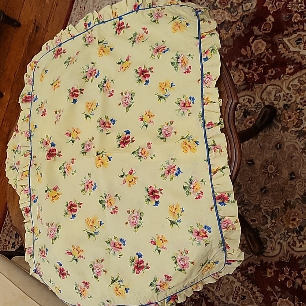 Laura Ashley King Shams - Picture 3 of 6